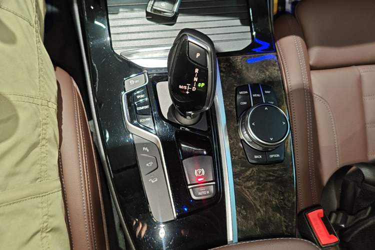 Used BMW X3 2018 xDrive30i Luxury Edition M Sport Package China VI Gear Lever