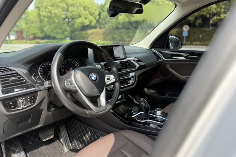 Used BMW X3 2018 xDrive25i Luxury Package China VI Emission Standard Interior 2
