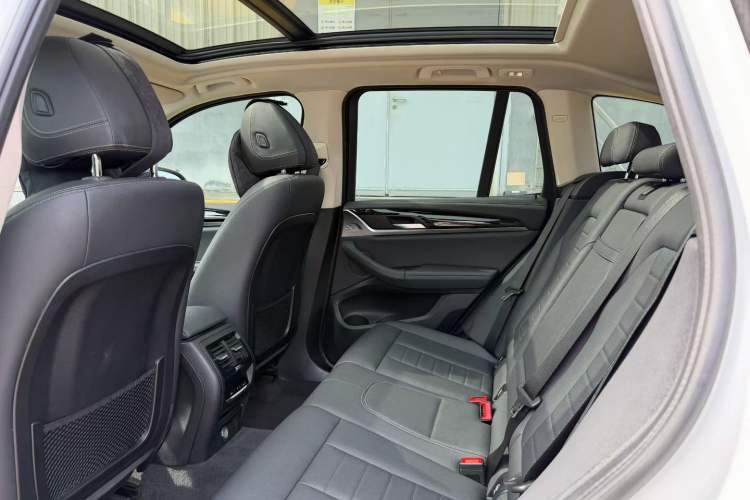 Used BMW X3 2018 xDrive25i Luxury Package China V Interior 3