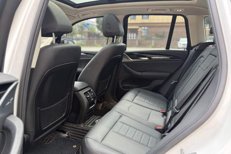 Used BMW X3 2018 xDrive25i M Sport Package China V Interior 4