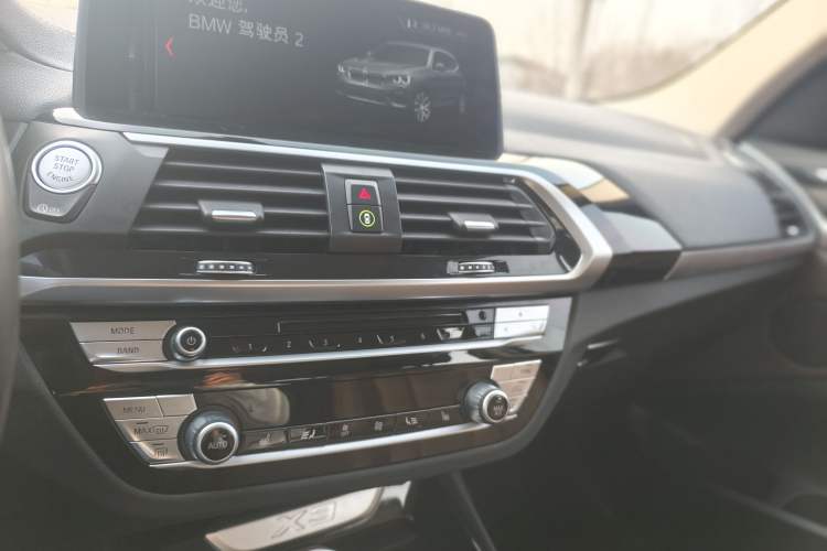 Used BMW X3 2018 xDrive25i M Sport Package China V Interior 4