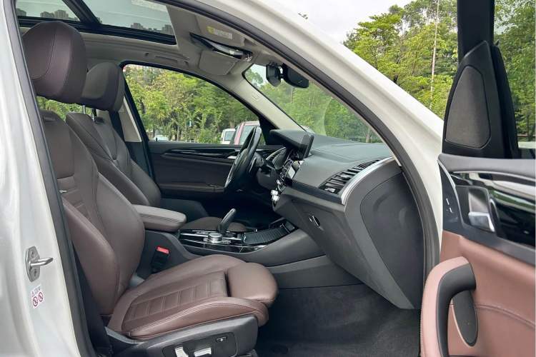 Used BMW X3 2018 xDrive28i M Sport Package China VI Interior 5