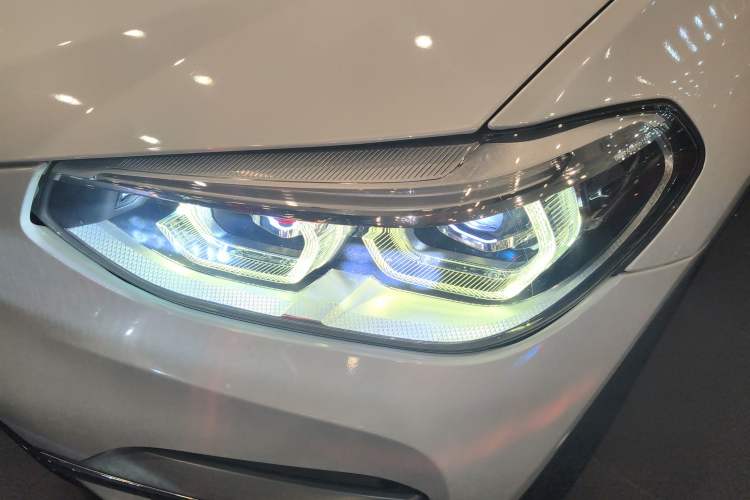 Used BMW X3 2018 xDrive25i Luxury Package China VI Emission Standard Left Front Headlight