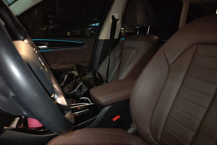 Used BMW X3 2018 xDrive25i Luxury Package China VI Emission Standard Left Front Seat