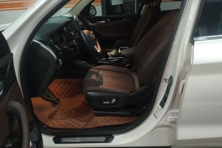 Used BMW X3 2018 xDrive25i Luxury Package China V Left Front Seat