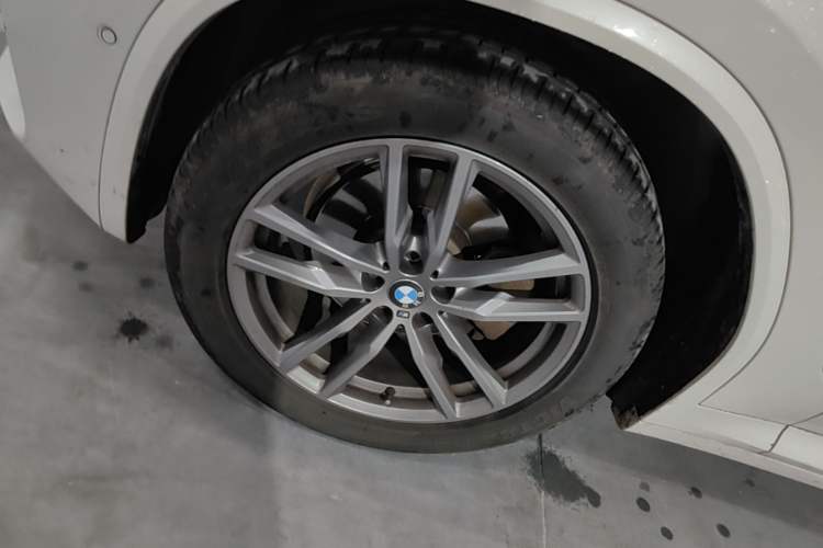 Used BMW X3 2018 xDrive25i M Sport Package China VI Left Front Wheel Hub