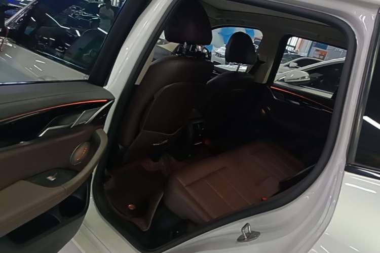 Used BMW X3 2018 xDrive25i M Sport Package China VI Left Rear Seat
