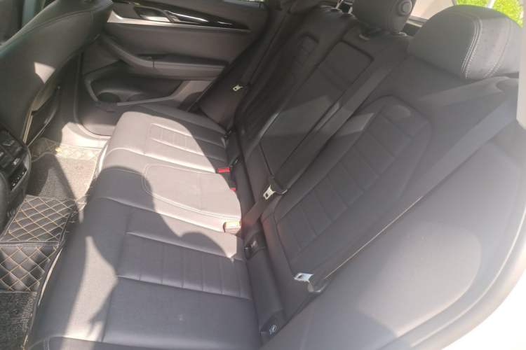 Used BMW X3 2018 xDrive25i Luxury Package China VI Emission Standard Left Rear Seat