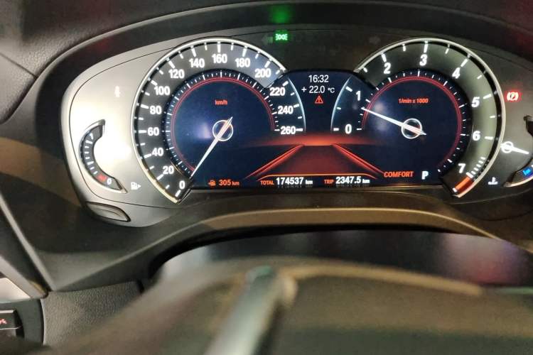Used BMW X3 2018 xDrive25i Luxury Package China V Odometer Close Up