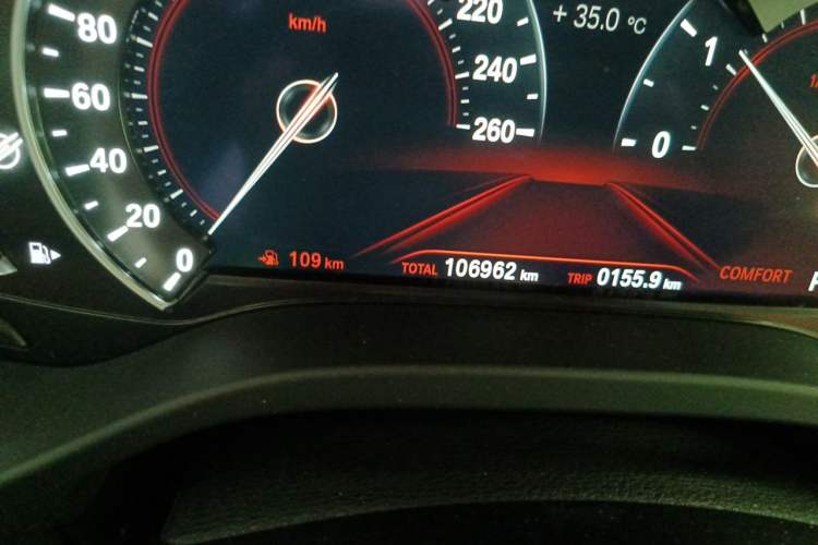Used BMW X3 2018 xDrive25i Luxury Package China VI Emission Standard Odometer Close Up