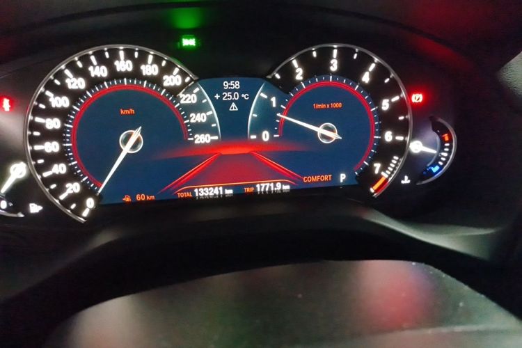 Used BMW X3 2018 xDrive25i M Sport Package China V Odometer Close Up