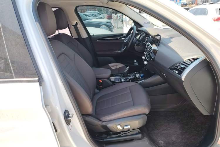 Used BMW X3 2018 xDrive25i M Sport Package China V Right Front Seat