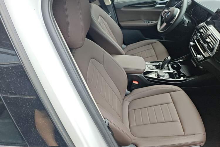 Used BMW X3 2018 xDrive25i M Sport Package China V Right Front Seat