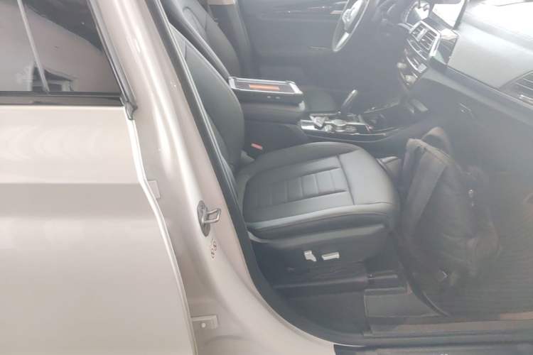Used BMW X3 2018 xDrive25i M Sport Package China V Right Front Seat