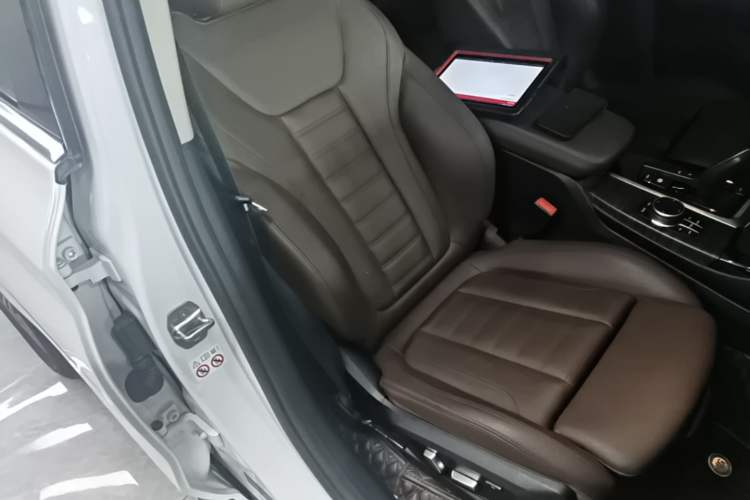 Used BMW X3 2018 xDrive28i Luxury Package China VI Emission Standard Right Front Seat
