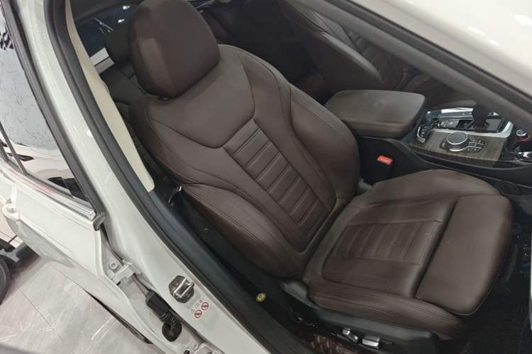 Used BMW X3 2018 xDrive28i Luxury Package China VI Emission Standard Right Front Seat