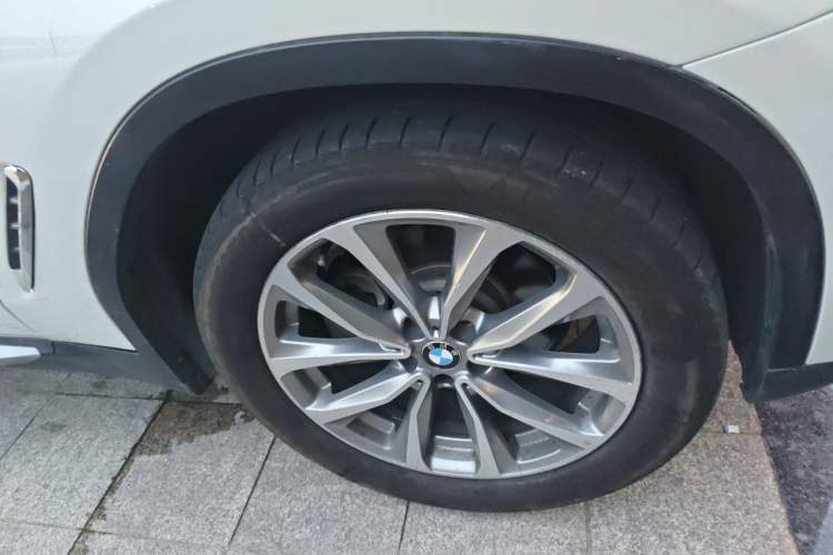 Used BMW X3 2018 xDrive25i Luxury Package China VI Emission Standard Right Front Wheel Hub