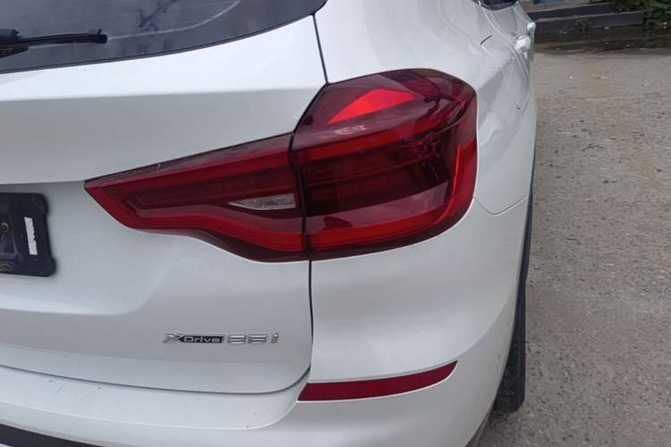 Used BMW X3 2018 xDrive25i Luxury Package China VI Emission Standard Right Rear Taillight