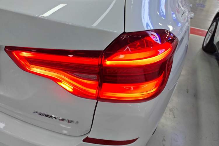 Used BMW X3 2018 xDrive30i Luxury Model M Sport Package China V Right Rear Taillight