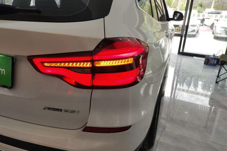 Used BMW X3 2018 xDrive25i Luxury Package China VI Emission Standard Right Rear Taillight