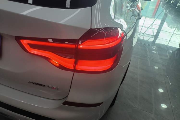 Used BMW X3 2018 xDrive28i Luxury Package China VI Emission Standard Right Rear Taillight