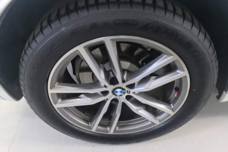 Used BMW X3 2018 xDrive25i M Sport Package China VI Right Rear Wheel Hub