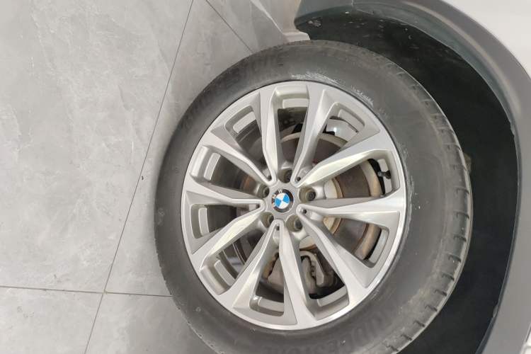 Used BMW X3 2018 xDrive25i Luxury Package China VI Emission Standard Right Rear Wheel Hub