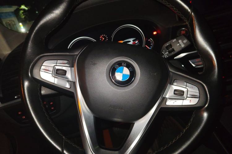 Used BMW X3 2018 xDrive28i Luxury Package China VI Emission Standard Steering Wheel