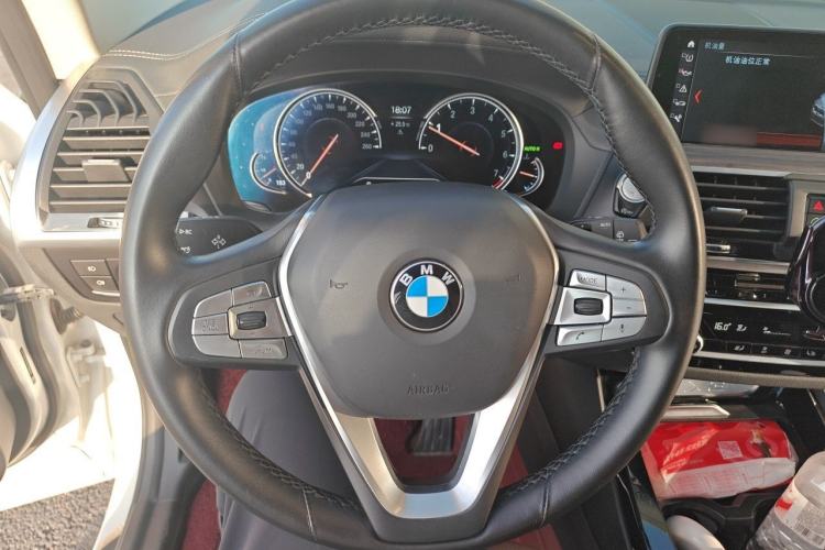 Used BMW X3 2018 xDrive28i Luxury Package China VI Emission Standard Steering Wheel