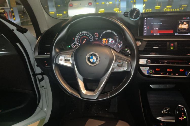 Used BMW X3 2018 xDrive28i Luxury Package China VI Emission Standard Steering Wheel