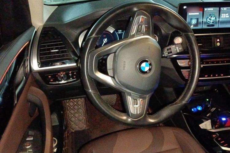 Used BMW X3 2018 xDrive25i Luxury Package China VI Emission Standard Steering Wheel