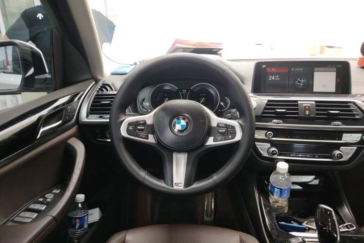 Used BMW X3 2018 xDrive25i M Sport Package China VI Steering Wheel
