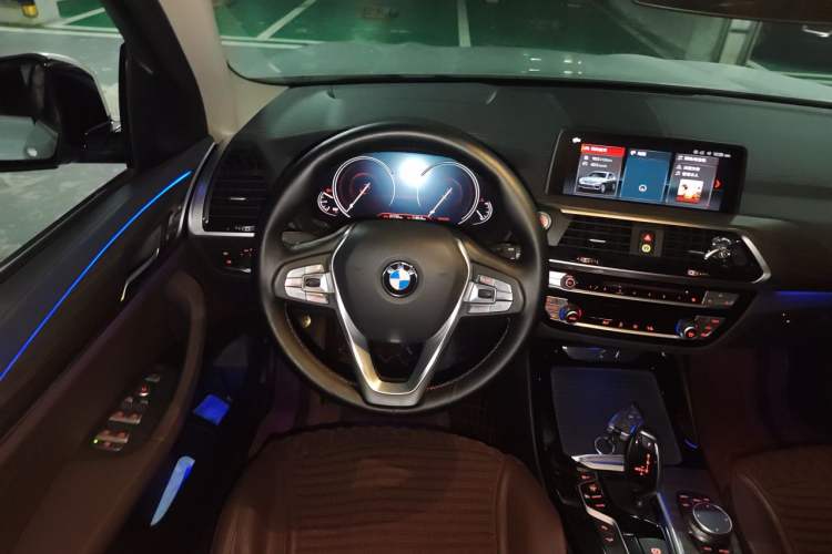 Used BMW X3 2018 xDrive28i Luxury Package China VI Emission Standard Steering Wheel