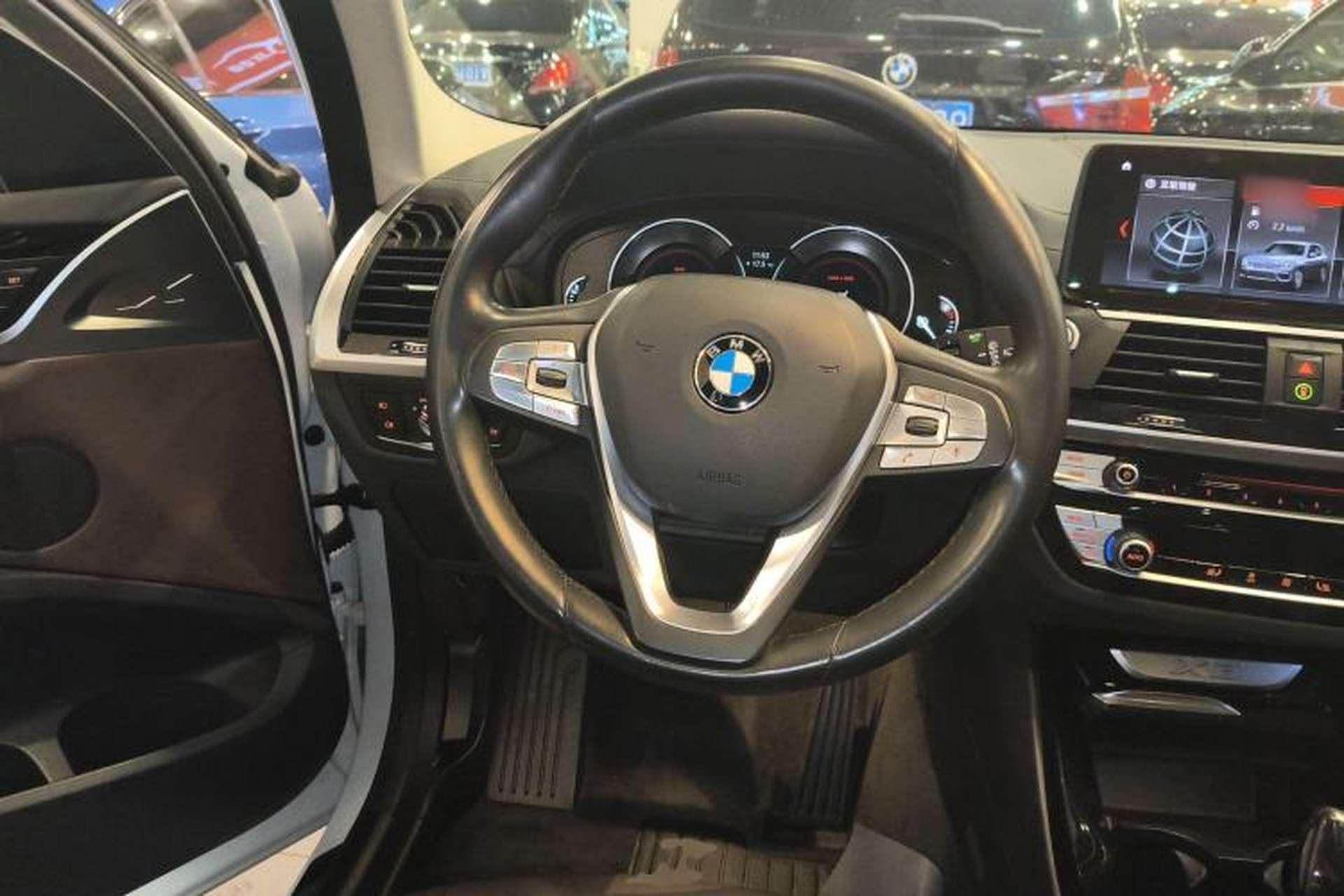 Used BMW X3 2018 xDrive25i Luxury Package China VI Emission Standard Steering Wheel
