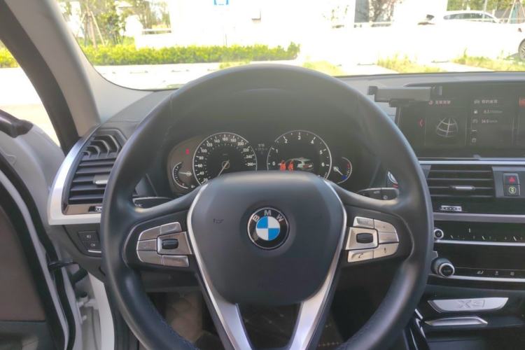 Used BMW X3 2018 xDrive25i Luxury Package China VI Emission Standard Steering Wheel