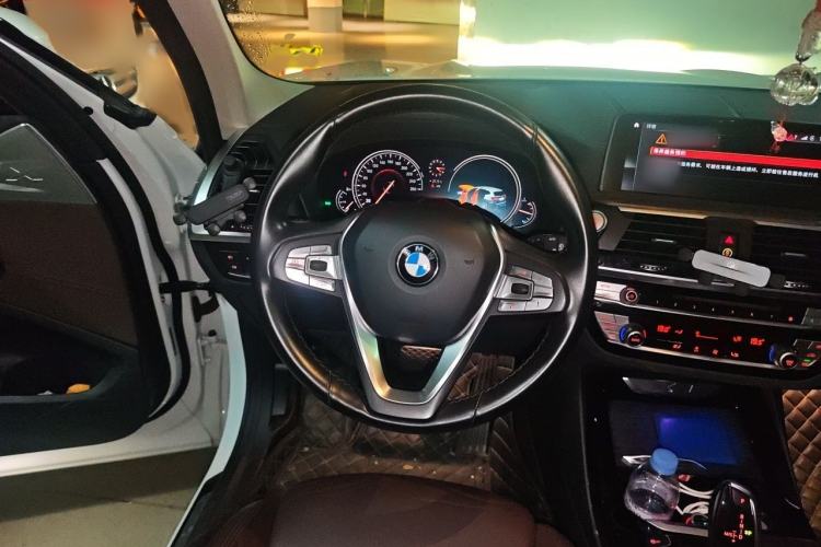 Used BMW X3 2018 xDrive28i Luxury Package China VI Emission Standard Steering Wheel