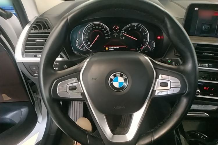 Used BMW X3 2018 xDrive28i Luxury Package China VI Emission Standard Steering Wheel