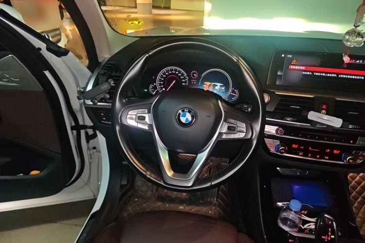 Used BMW X3 2018 xDrive28i Luxury Package China VI Emission Standard Steering Wheel