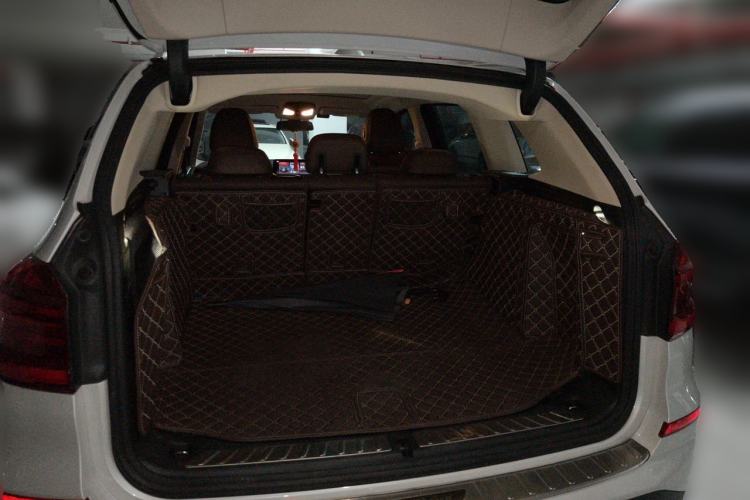 Used BMW X3 2018 xDrive25i Luxury Package China VI Emission Standard Trunk