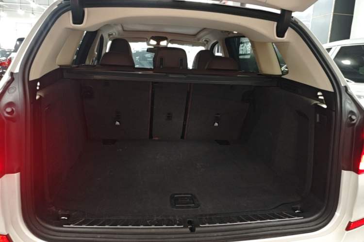 Used BMW X3 2018 xDrive28i M Sport Package China VI Trunk