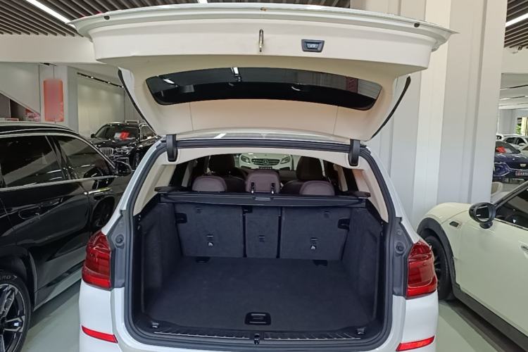 Used BMW X3 2018 xDrive25i M Sport Package China VI Trunk