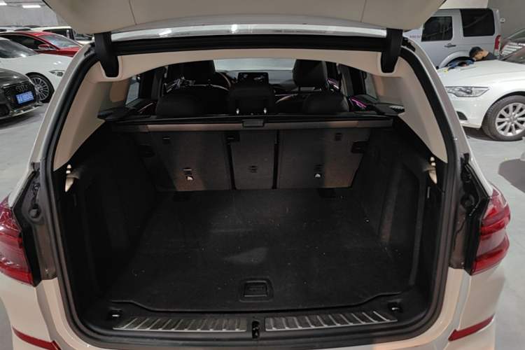 Used BMW X3 2018 xDrive25i M Sport Package China VI Trunk