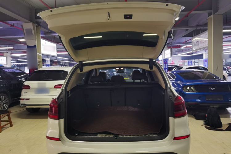 Used BMW X3 2018 xDrive28i Luxury Package China VI Emission Standard Trunk
