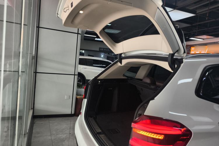 Used BMW X3 2018 xDrive28i M Sport Package China VI Trunk