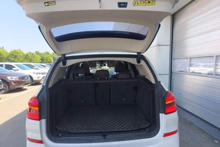 Used BMW X3 2018 xDrive25i M Sport Package China VI Trunk
