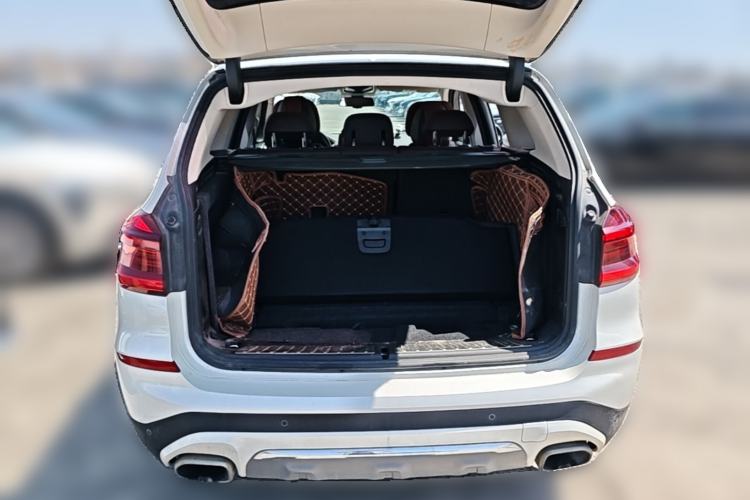 Used BMW X3 2018 xDrive25i Luxury Package China VI Emission Standard Trunk