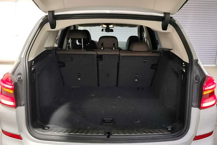 Used BMW X3 2018 xDrive28i M Sport Package China VI Trunk