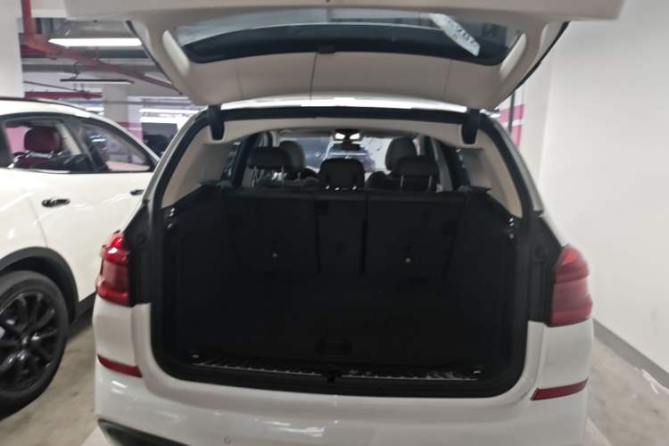 Used BMW X3 2018 xDrive30i Luxury Edition M Sport Package China VI Trunk