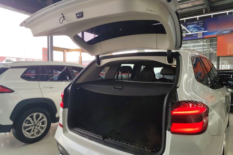 Used BMW X3 2018 xDrive28i M Sport Package China VI Trunk