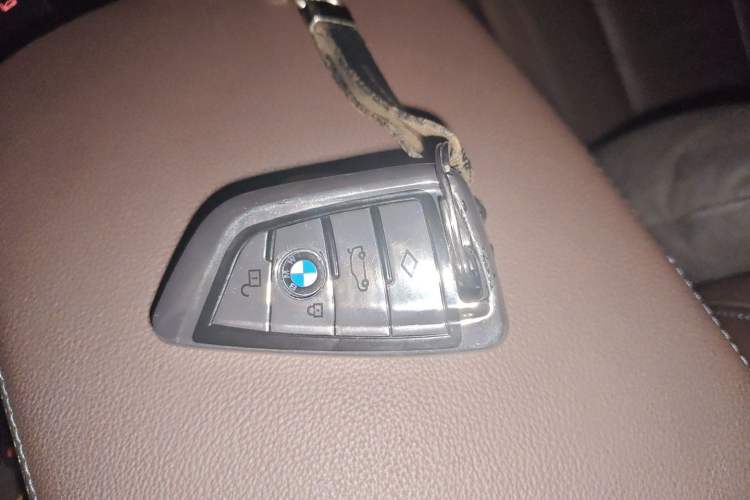 Used BMW X3 2018 xDrive28i Luxury Package China VI Emission Standard Vehicle Key